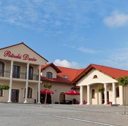 Hotel Potocki Dwor Jędrzejów Exterior foto